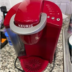 Red Keurig-$20 blue keurig-$15